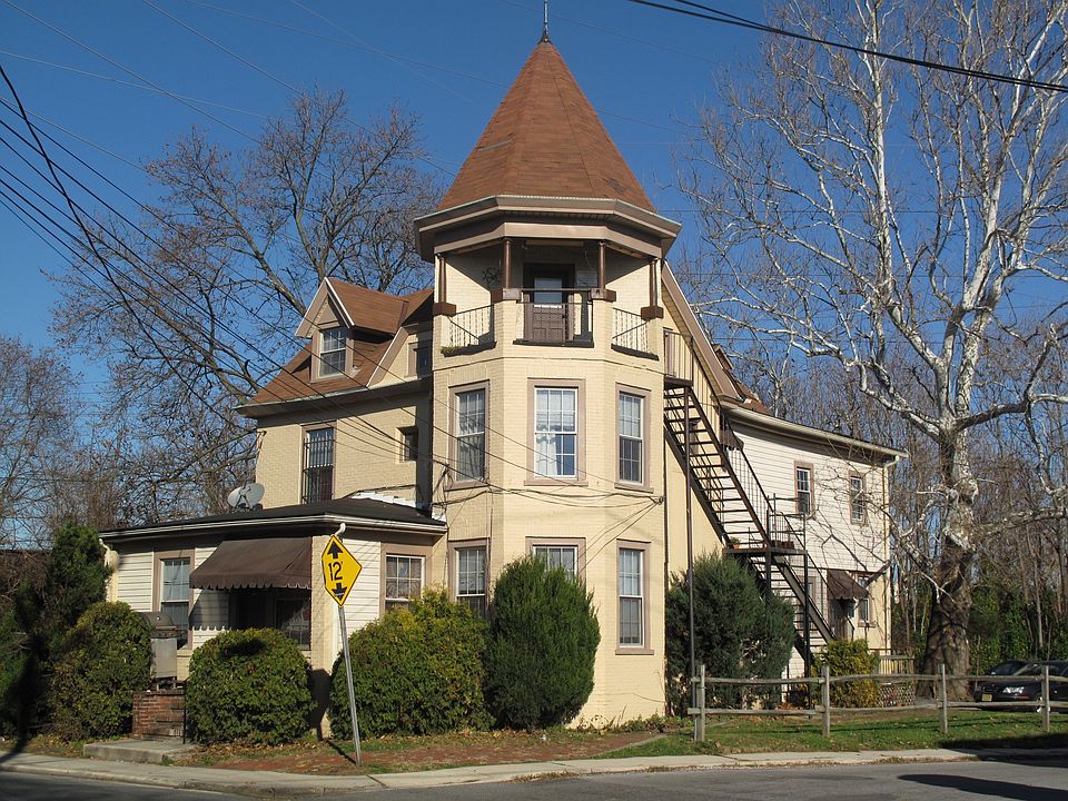 House on North Chapel St