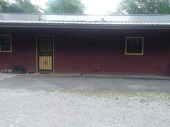 Back door plenty parking & shed