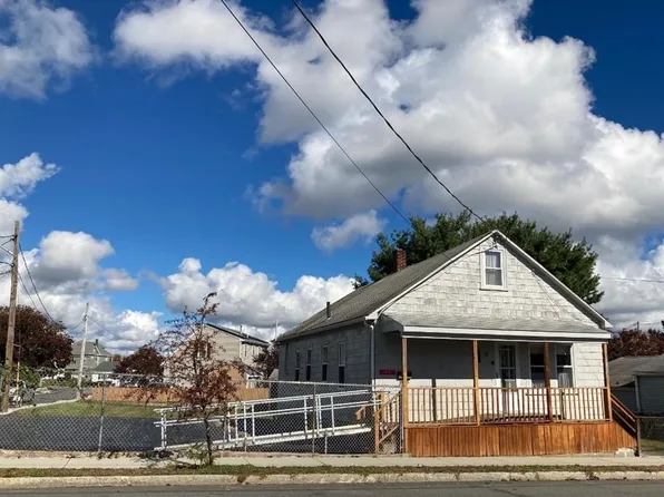 12 Cove Rd, Dartmouth, MA 02748