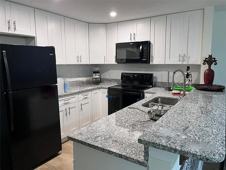 1147 E McDonald Ave #201 — Photo 4