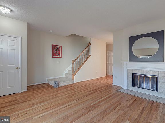 3rd image of 7227 Stover Ct
