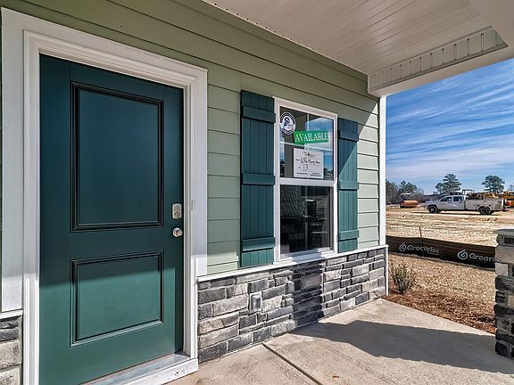 3rd image of 656 Honeydew Dr