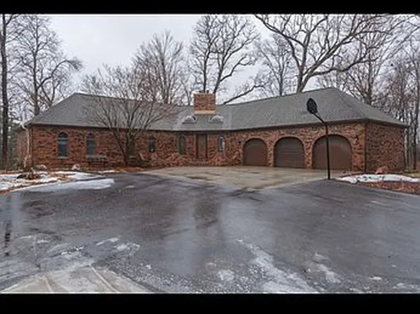 8818 E 1400 North Rd N, Bloomington, IL 61705