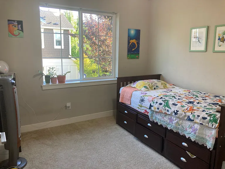 Upstairs: Bedroom 2
