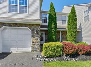 33 Thistledown St, Tinton Falls, NJ