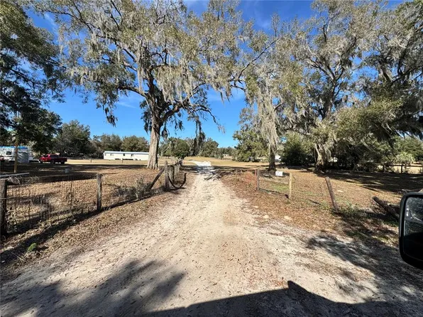 2469 NE 165th St, Citra, FL 32113