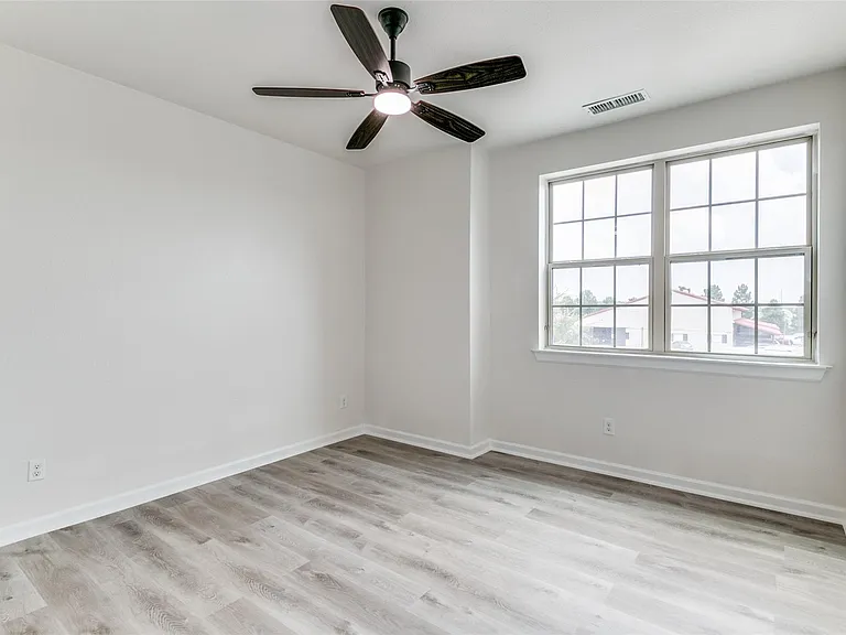 523 Paddock Way — Photo 19
