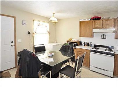5th image of 1050 Prospect Ave SE