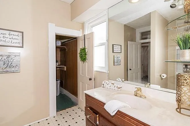 70 Washington Ave — Photo 15