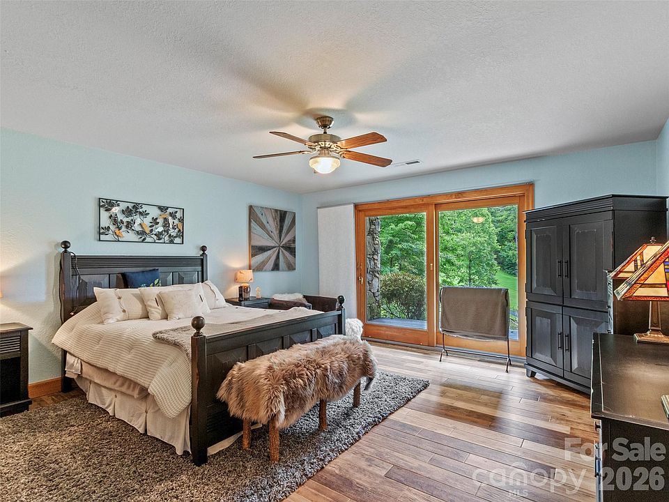 16th image of 151 Austin Mountain Dr