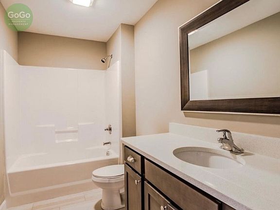 5th image of 306 W College St #11549295