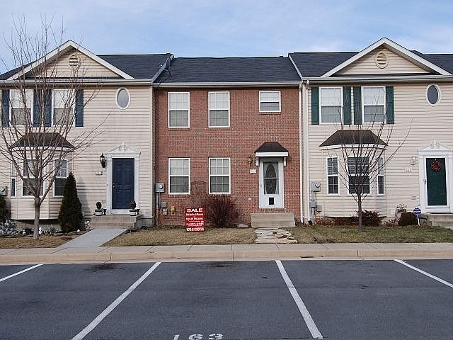 1st image of 163 Lexington Ct