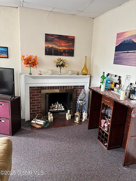 5th image of 219 Green Street
