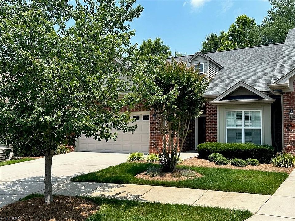 2nd image of 158 N Wentworth Dr