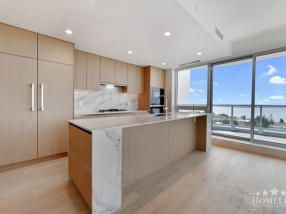 3rd image of 1475 Foster St #1105