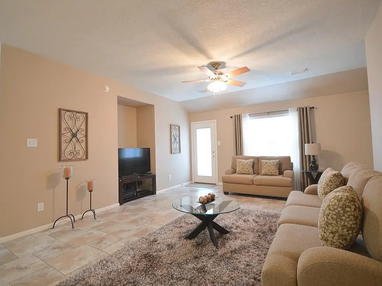 2627 Spring Dusk Ln — Photo 4