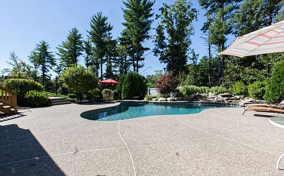 4th image of 10 Empire Cir