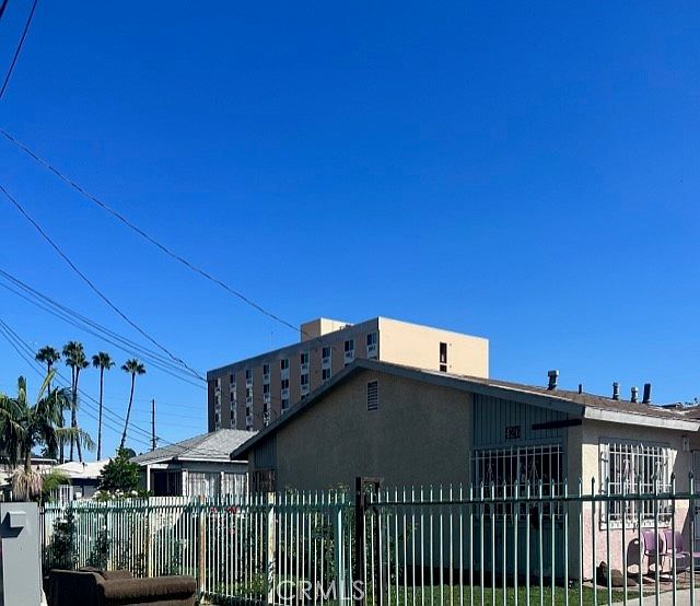 2nd image of 426 W Laurel St