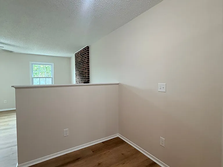 705 Lakecrest Ave — Photo 9