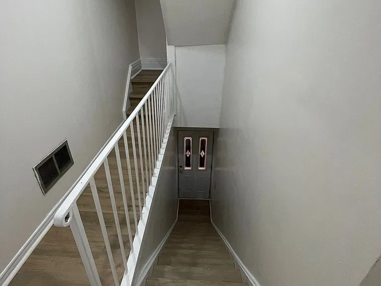 700 Brock Ave — Photo 4