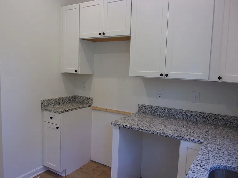 184 Long St — Photo 7