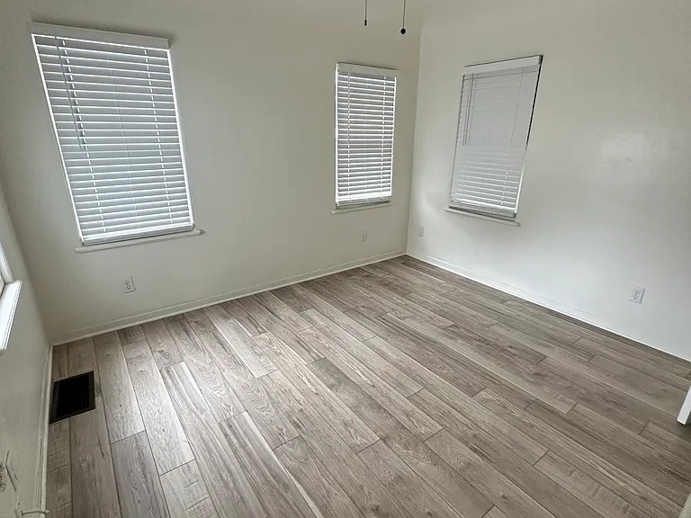 455 Hazel St — Photo 16