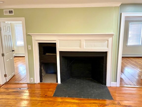 3rd image of 11 Cady St