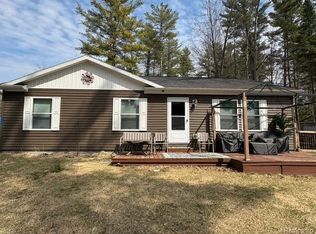 3615 Pinelands Rd, Gladwin, MI 48624