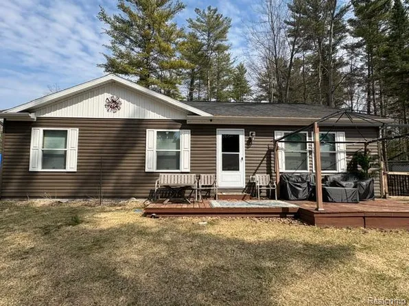 3615 Pinelands Rd, Gladwin, MI 48624