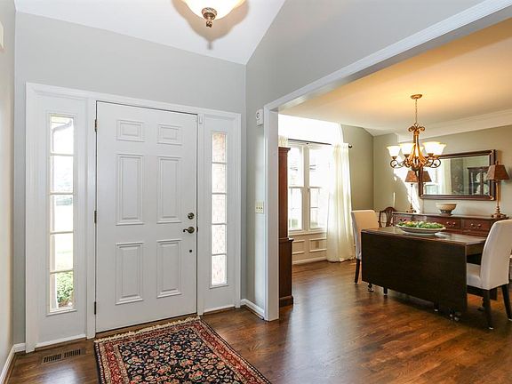 4th image of 3436 Surrey Ln