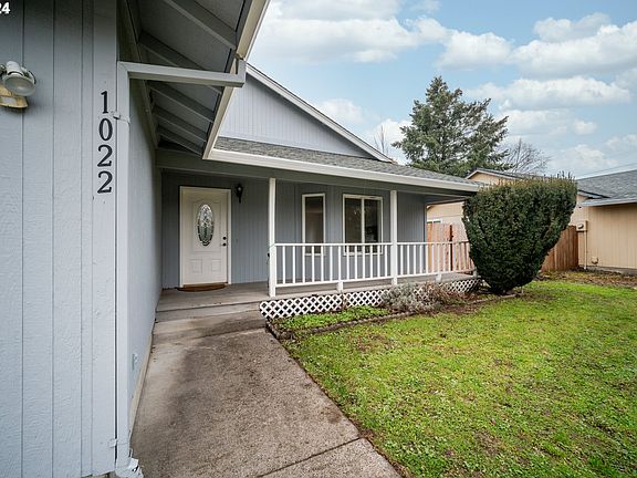 4th image of 1022 SE 147th Ave