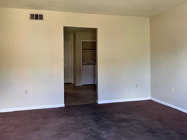 2 bed, 1.5 bath, $795 — Photo 2