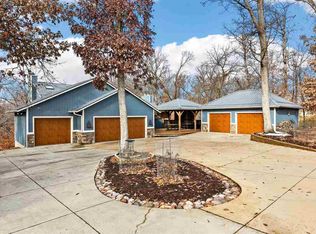 2554 Indian Hill Rd, Cedar Rapids, IA 52403