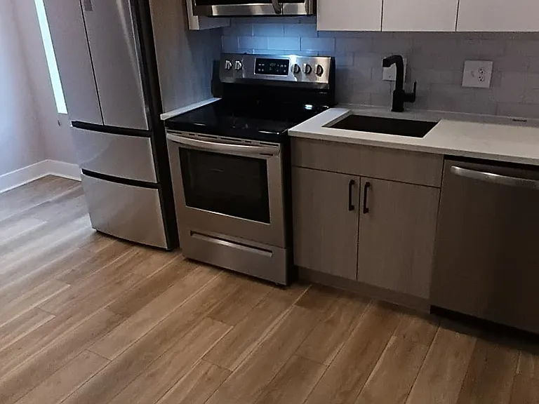 325 N 40th St #6 — Photo 5