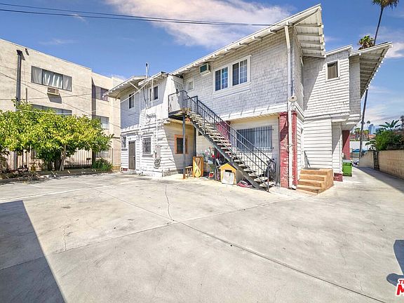 3rd image of 977 Arapahoe St
