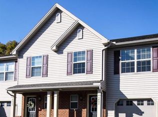 6402 Creekbend Dr, Mechanicsburg, PA 17050