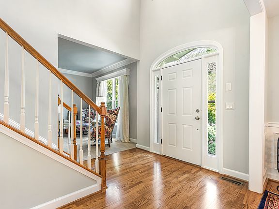 3rd image of 2966 Nestle Creek Dr