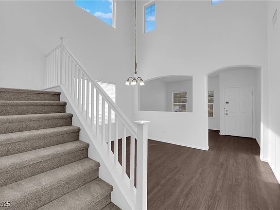 5th image of 5124 Veeder Crest St