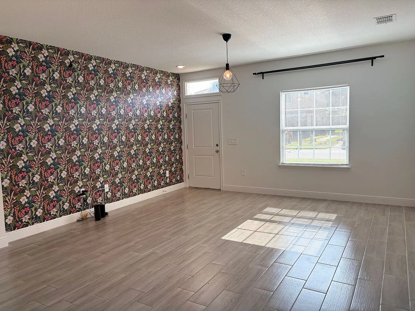 Charming 2BR/2BA Home in Poinciana Modern Comfort, Spacious Living & Move-In Ready! — Photo 4