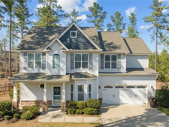 241 Falls Creek Dr, Spring Lake, NC 28390