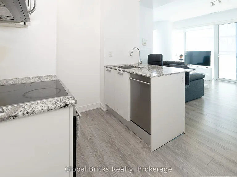 42 Charles St E #2509 — Photo 8