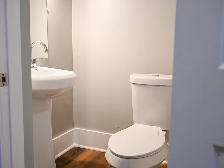 4015 Whitman Ave — Photo 11