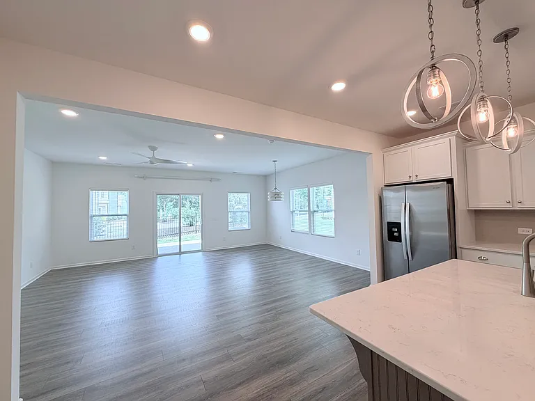 12 Saltford Ln — Photo 5
