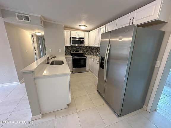 4th image of 1020 BECKNER Avenue