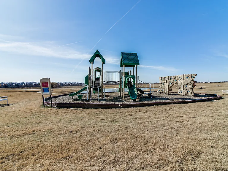 3121 Angus Dr — Photo 23