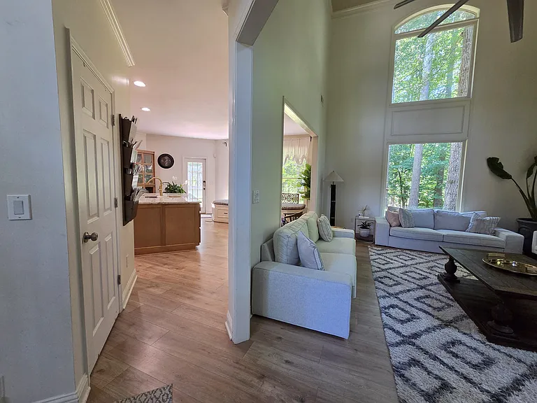 1210 Beacon Hill Xing — Photo 18