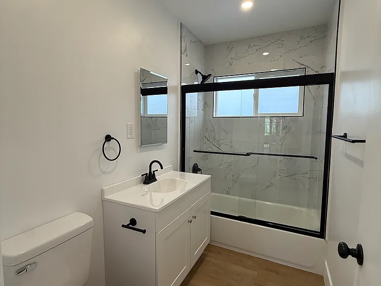 14254 Burbank Blvd #8 — Photo 14