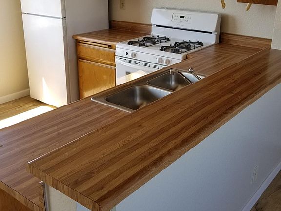 Breakfast bar/counter