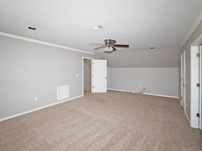 7501 Continental Pkwy — Photo 45