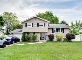 13 Jarvin Rd, Pt Jefferson Station, NY 11776